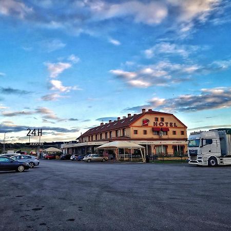 Area De Servicio Los Cerrillos Peraleda de la Mata ภายนอก รูปภาพ